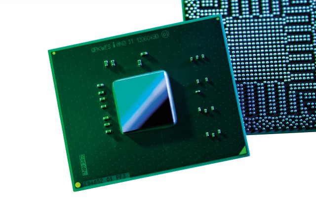 Intel lança Atom S1200 para servidores: 64-bit, ECC e TDP de 6W