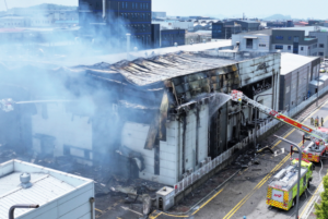 Incêndio em fábrica de baterias na Coreia do Sul mata ao menos 22 pessoas