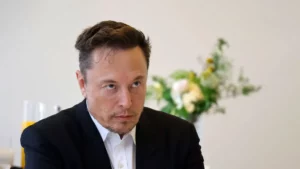 Elon Musk critica parceria Apple-Open AI e ameaça banir iPhone de suas empresas