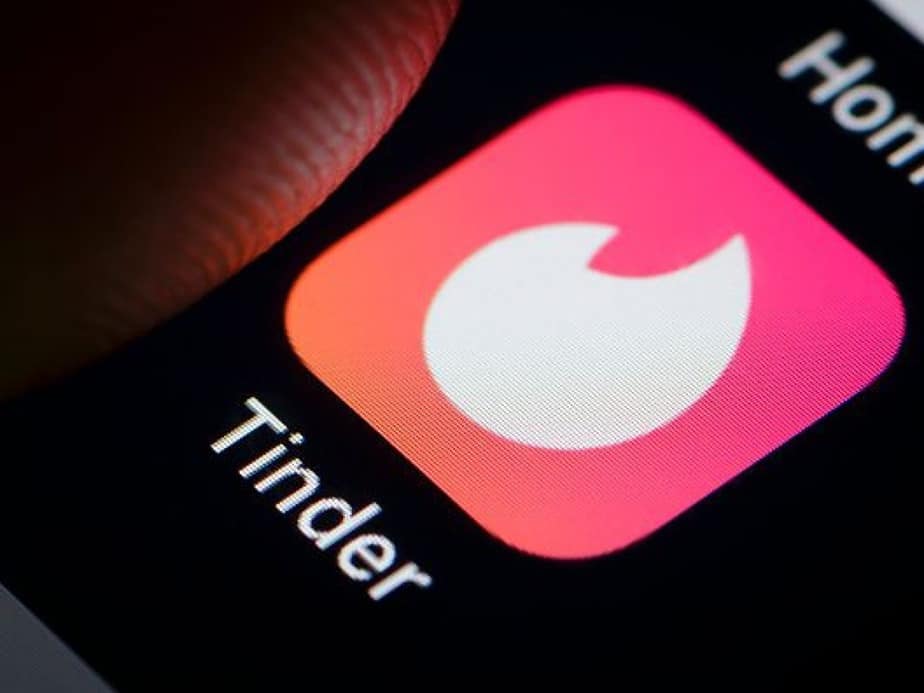 Esses foram os emojis e termos mais usados no Tinder em 2019
