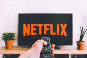 Plano da Netflix com anúncios não terá todo o conteúdo da plataforma